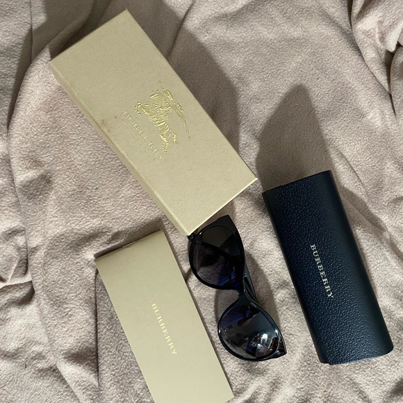 Burberry Sunglass